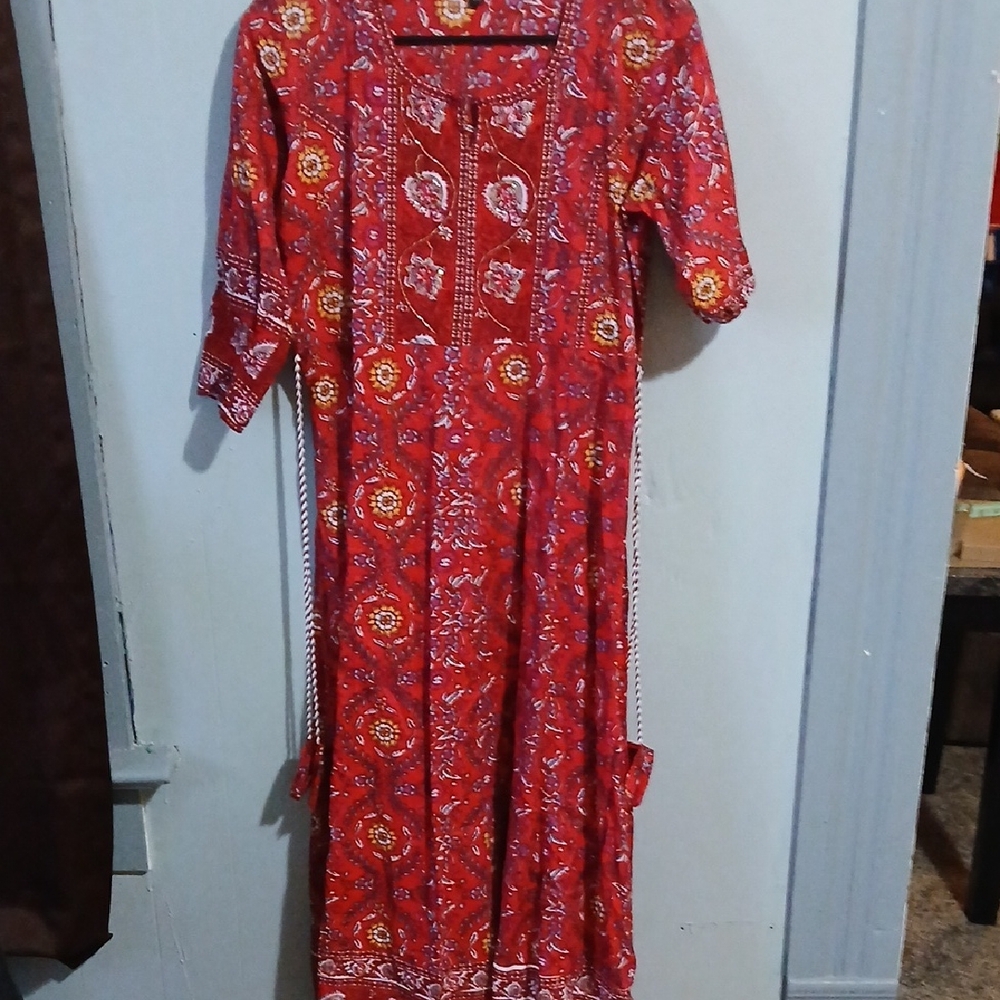 Bohemian Red Floral Maxi Dress with Short Sleeves